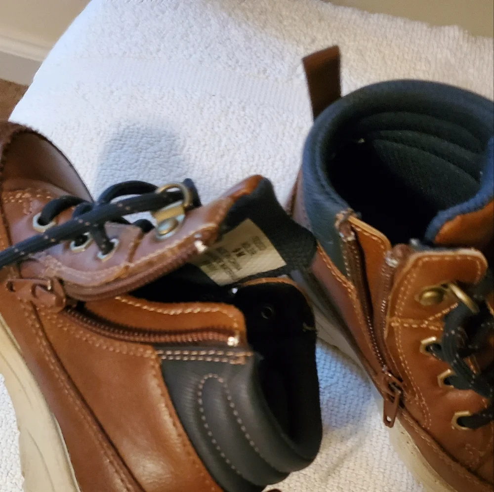 *Little Boys Shoes - Picture 4 of 5